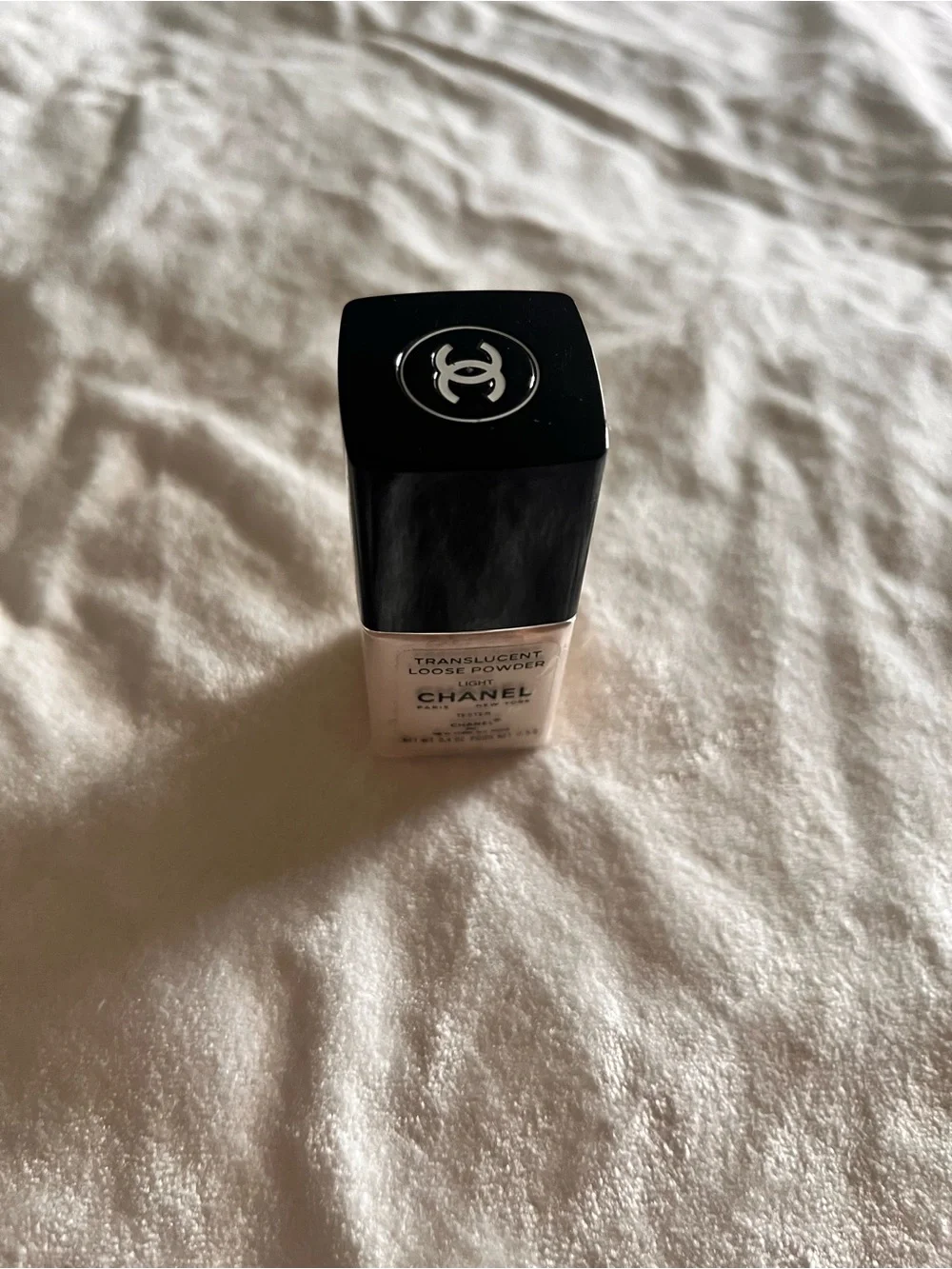 CHANEL Translucent Loose Powder - Light Beige with Black Cap